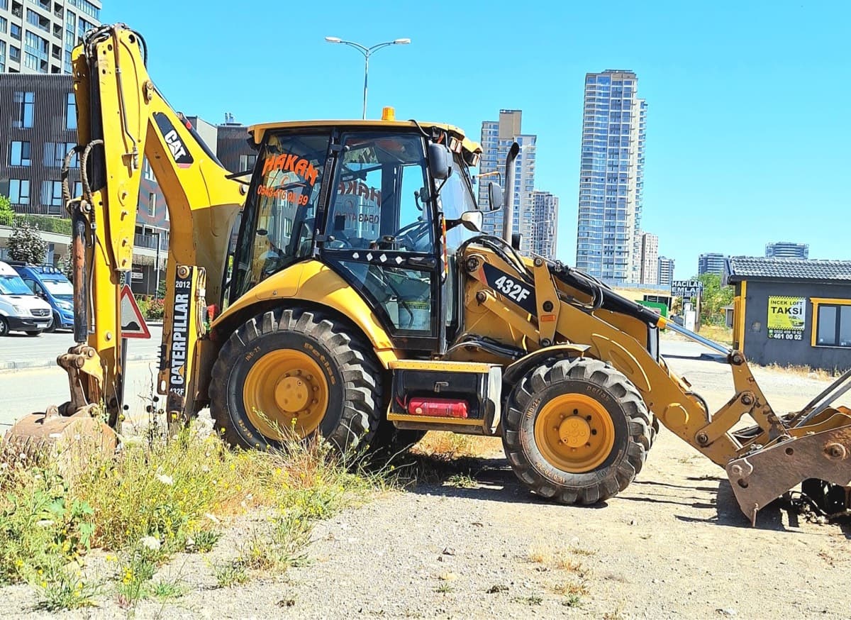 Kiralık Cat 432